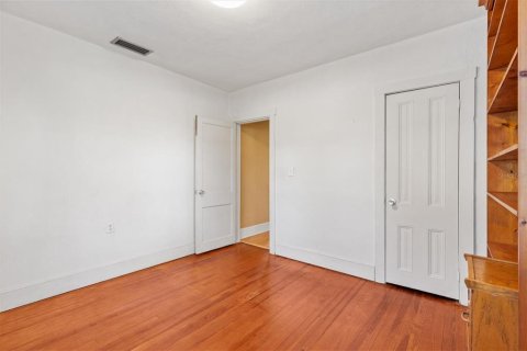 House in Leesburg, Florida 3 bedrooms, 135.08 sq.m. № 2235658 - photo 26