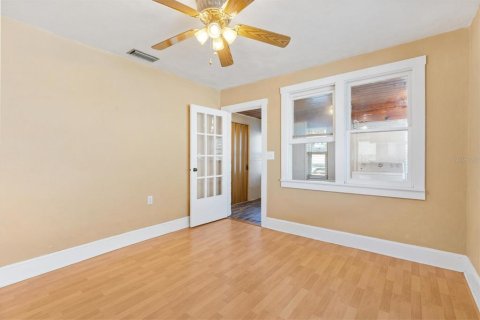 House in Leesburg, Florida 3 bedrooms, 135.08 sq.m. № 2235658 - photo 14
