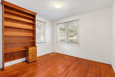 House in Leesburg, Florida 3 bedrooms, 135.08 sq.m. № 2235658 - photo 25