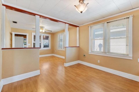House in Leesburg, Florida 3 bedrooms, 135.08 sq.m. № 2235658 - photo 12