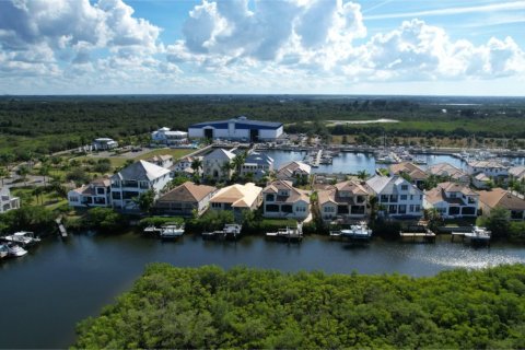 SOUTHSHORE YACHT CLUB sobre plano en Ruskin, Florida № 211973 - foto 1