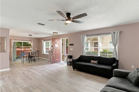 Touwnhouse à vendre à Sanford, Floride: 3 chambres, 127.46 m2 № 2416624 - photo 17