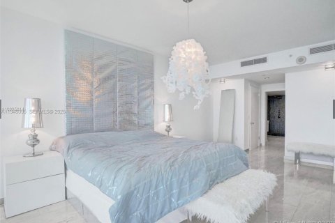Condo in Sunny Isles Beach, Florida, 2 bedrooms  № 2002551 - photo 10