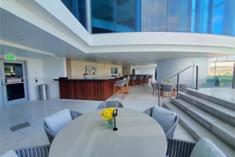 Condo in Sunny Isles Beach, Florida, 2 bedrooms  № 2002551 - photo 20