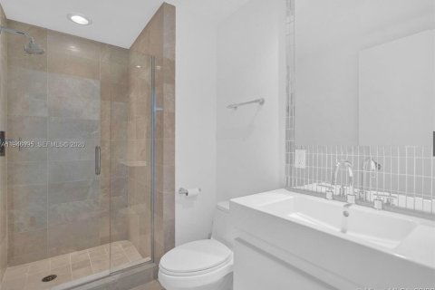 Condo in Sunny Isles Beach, Florida, 2 bedrooms  № 2002551 - photo 19