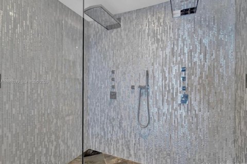 Condo in Sunny Isles Beach, Florida, 2 bedrooms  № 2002551 - photo 14