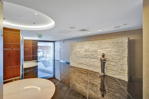 Condo in Sunny Isles Beach, Florida, 2 bedrooms  № 2002551 - photo 24