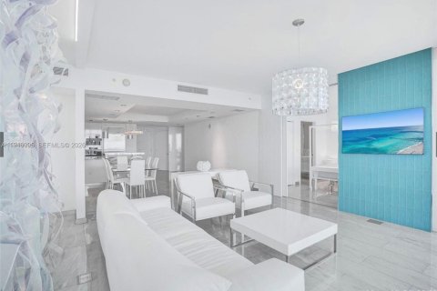Condo in Sunny Isles Beach, Florida, 2 bedrooms  № 2002551 - photo 8