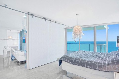 Condo in Sunny Isles Beach, Florida, 2 bedrooms  № 2002551 - photo 12