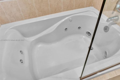 Copropriété à louer à Aventura, Floride: 2 chambres, 95.13 m2 № 1972169 - photo 17