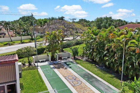 Condominio en venta en Palm Springs, Florida, 2 dormitorios, 102.47 m2 № 1118037 - foto 1
