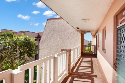 Condominio en venta en Sunrise, Florida, 1 dormitorio, 69.68 m2 № 2021135 - foto 26