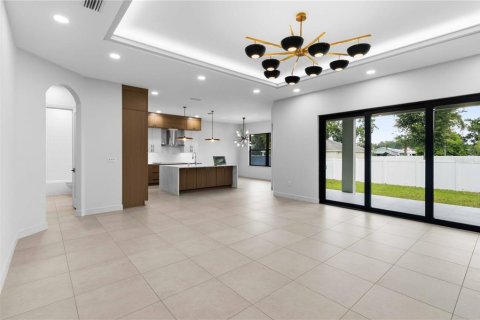 Casa en venta en Plant City, Florida, 3 dormitorios, 234.67 m2 № 2321163 - foto 3
