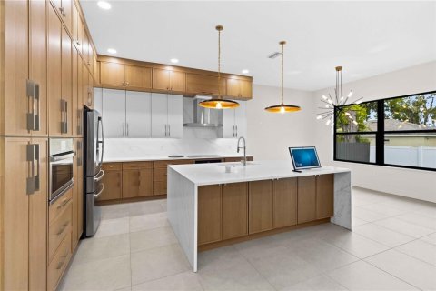 Casa en venta en Plant City, Florida, 3 dormitorios, 234.67 m2 № 2321163 - foto 8