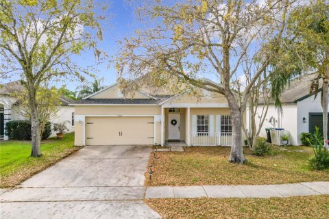House in Orlando, Florida 4 bedrooms, 137.87 sq.m. № 1717065 - photo 1