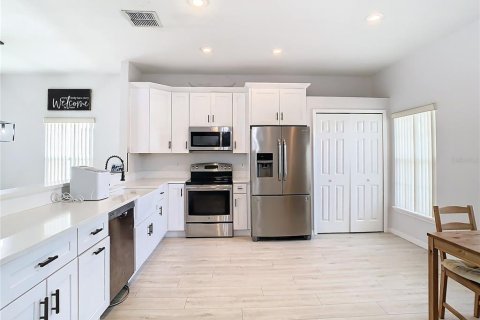 House in Orlando, Florida 4 bedrooms, 137.87 sq.m. № 1717065 - photo 3