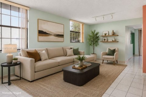Touwnhouse à Miami, Floride 3 chambres, 131.92 m2 № 2154529