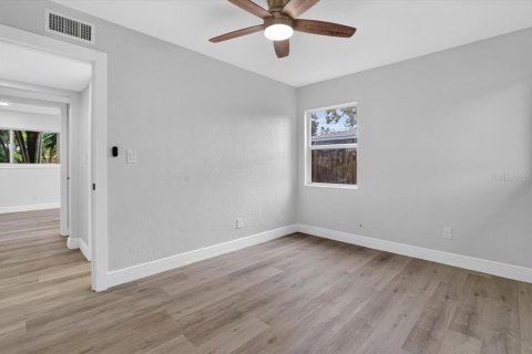 Villa ou maison à vendre à Saint Petersburg, Floride: 3 chambres, 107.02 m2 № 2410536 - photo 26
