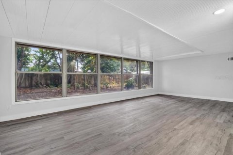 Villa ou maison à vendre à Saint Petersburg, Floride: 3 chambres, 107.02 m2 № 2410536 - photo 18
