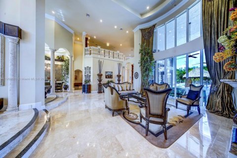 House in Weston, Florida 7 bedrooms, 711.35 sq.m. № 1952986 - photo 16