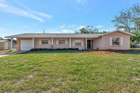 House in Sarasota, Florida 3 bedrooms № 2069095 - photo 6
