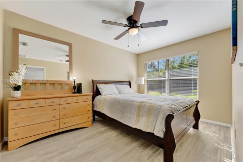 House in Sarasota, Florida 3 bedrooms № 2069095 - photo 12