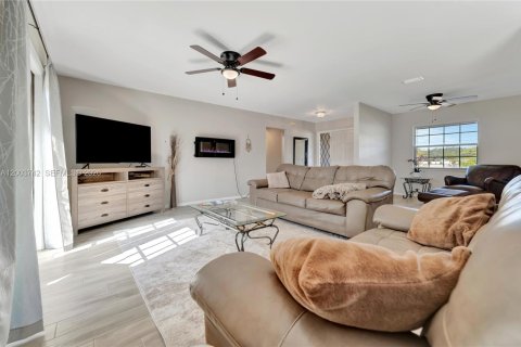 House in Sarasota, Florida 3 bedrooms № 2069095 - photo 15