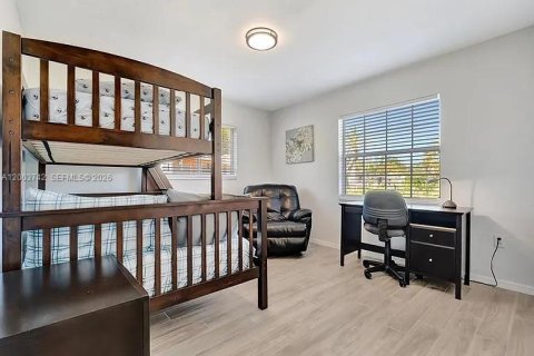 House in Sarasota, Florida 3 bedrooms № 2069095 - photo 2