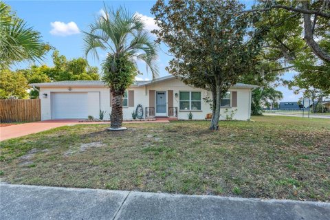 Villa ou maison à Spring Hill, Floride 2 chambres, 112.6 m2 № 2093204