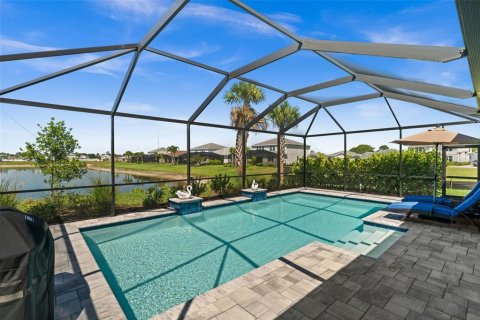 House in Punta Gorda, Florida 3 bedrooms, 174.93 sq.m. № 2092397 - photo 4