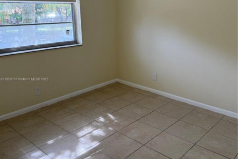 Condo in Coral Springs, Florida, 3 bedrooms  № 1856946 - photo 12