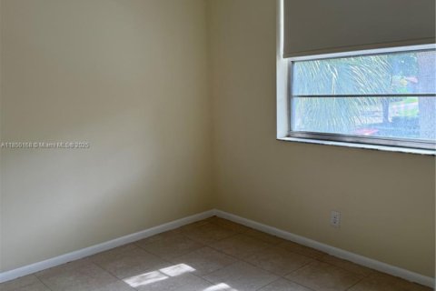Condo in Coral Springs, Florida, 3 bedrooms  № 1856946 - photo 13