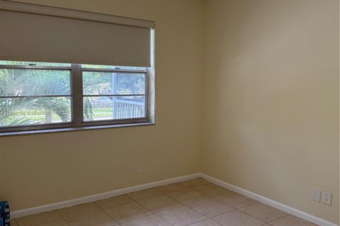 Condo in Coral Springs, Florida, 3 bedrooms  № 1856946 - photo 15