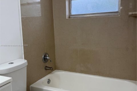 Condo in Coral Springs, Florida, 3 bedrooms  № 1856946 - photo 10