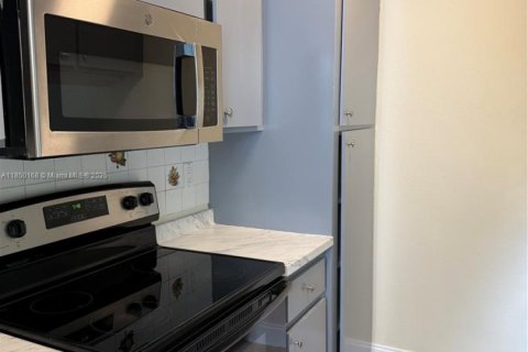Condo in Coral Springs, Florida, 3 bedrooms  № 1856946 - photo 4