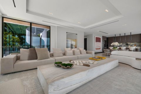 House in Miami Beach, Florida 4 bedrooms, 399.39 sq.m. № 2191137 - photo 6