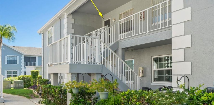 Condo in Hudson, Florida, 2 bedrooms  № 2095648
