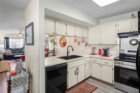 Condo in Hudson, Florida, 2 bedrooms  № 2095648 - photo 10