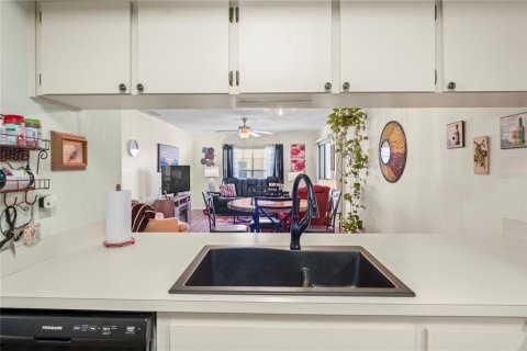 Condo in Hudson, Florida, 2 bedrooms  № 2095648 - photo 11