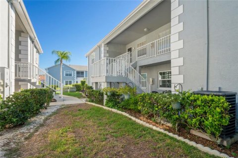 Condo in Hudson, Florida, 2 bedrooms  № 2095648 - photo 3