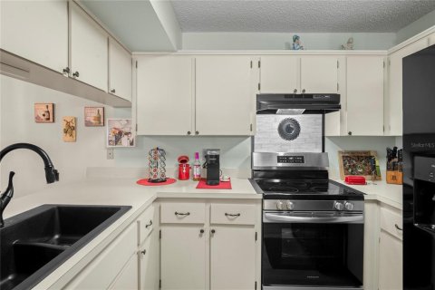 Condo in Hudson, Florida, 2 bedrooms  № 2095648 - photo 12