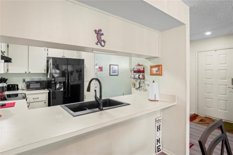 Condo in Hudson, Florida, 2 bedrooms  № 2095648 - photo 9
