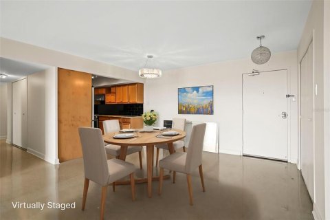 Condominio en alquiler en Treasure Island, Florida, 2 dormitorios, 98.94 m2 № 1869650 - foto 9