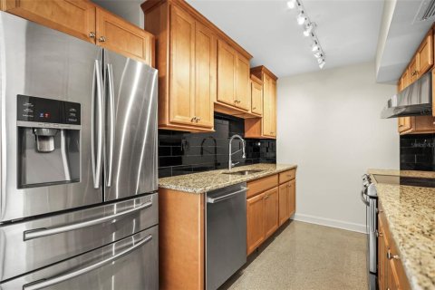 Condominio en alquiler en Treasure Island, Florida, 2 dormitorios, 98.94 m2 № 1869650 - foto 12