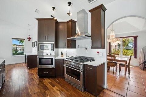 House in Palm Coast, Florida 4 bedrooms, 318 sq.m. № 1907518 - photo 6