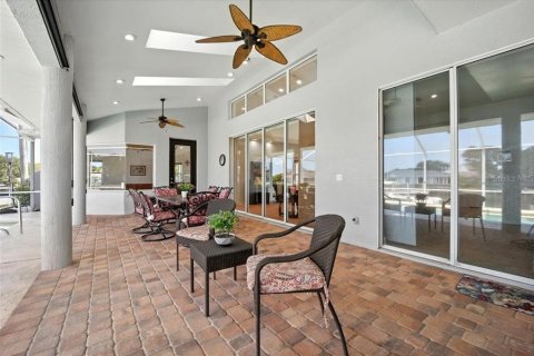 House in Palm Coast, Florida 4 bedrooms, 318 sq.m. № 1907518 - photo 19