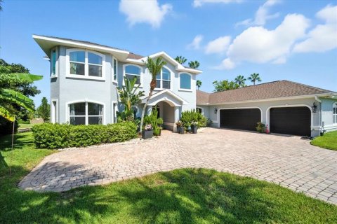House in Palm Coast, Florida 4 bedrooms, 318 sq.m. № 1907518 - photo 3