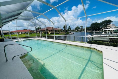 House in Palm Coast, Florida 4 bedrooms, 318 sq.m. № 1907518 - photo 17