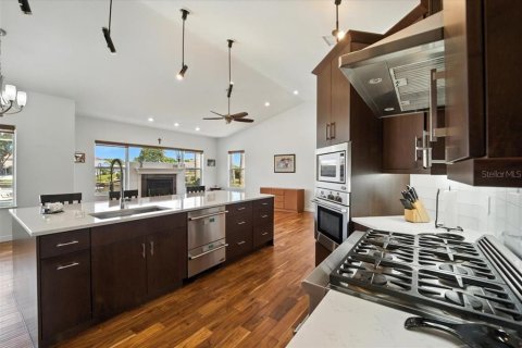 House in Palm Coast, Florida 4 bedrooms, 318 sq.m. № 1907518 - photo 7