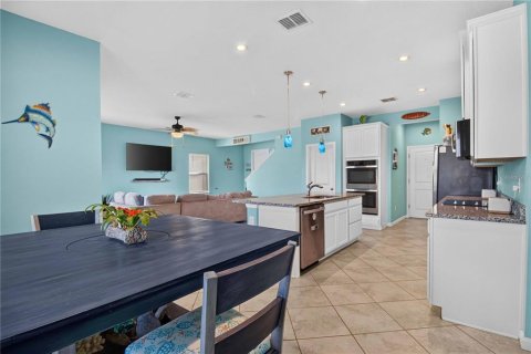 House in Parrish, Florida 4 bedrooms, 190.26 sq.m. № 2210536 - photo 15